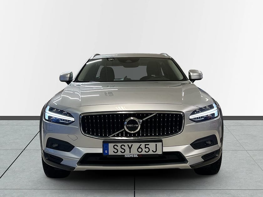 Bild 2 av Volvo V90 Cross Country D4 AWD Momentum Drag Mvärme Kamera H/K Navi Carplay S&V