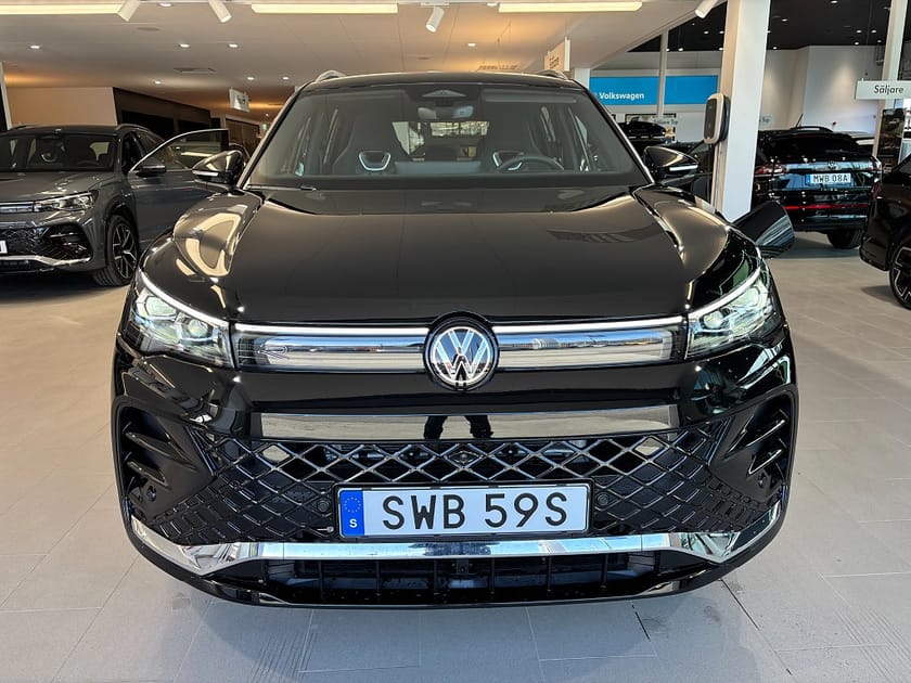 Bild 2 av Volkswagen Tiguan eHybrid R-Line-Edition SNABB LEV 4595kr/mån Dragpaket