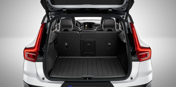 Allvädersmatta för lastrum, XC40 med bärkassehållare