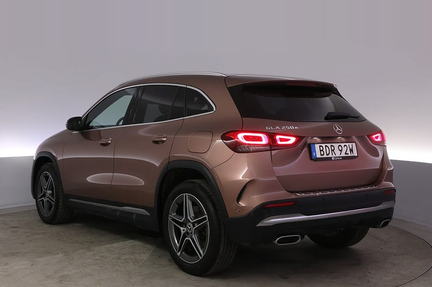 Bild 4 av Mercedes-Benz GLA 250 e AMG Kamera Navi Värmare LED