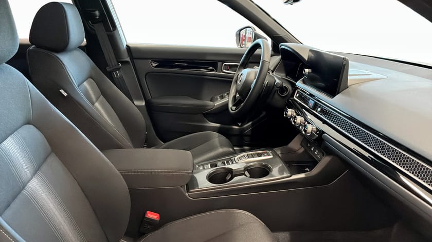 Bild 3 av Honda Civic e:HEV ELEGANCE 2.0 AT HYBRID 8ÅRS GARANTI*