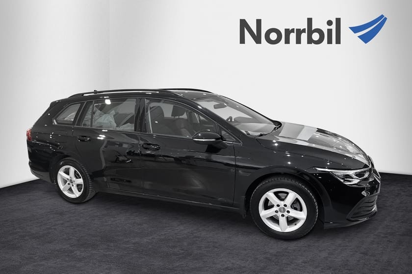 Bild 1 av Volkswagen Golf Sportscombi eTSI 130 Backkamera Sportstolar