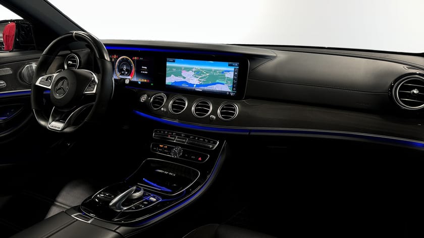 Bild 3 av Mercedes-Benz AMG E 63 S T 4MATIC+ 612hk  SV-Såld Pano Burmester Massage
