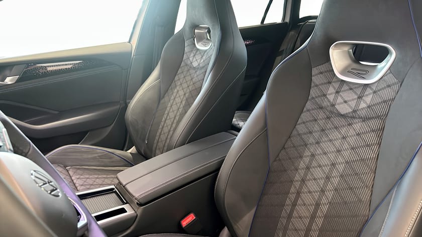 Bild 4 av Volkswagen Passat Sportscombi R-LINE 2.0 TDI 193hk Drag/Värmare