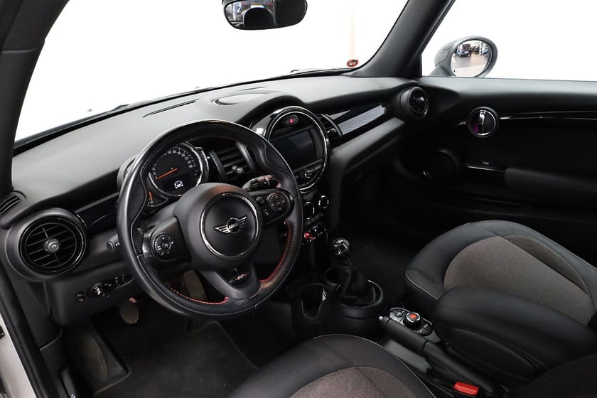 Bild 3 av MINI Cooper 3dörr Pepper / Farthållare / JCW-ratt / 16" fälgar