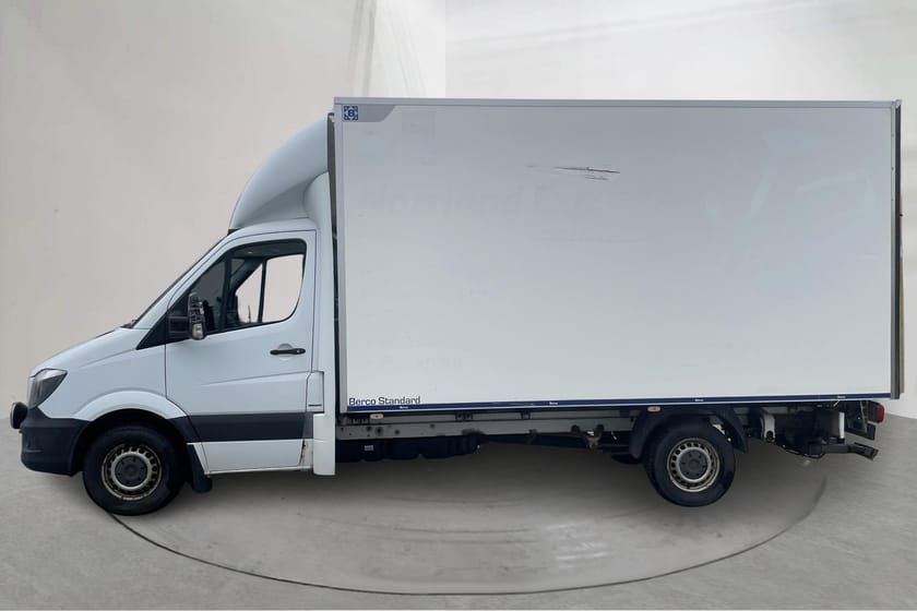 Bild 2 av Mercedes-Benz Sprinter 319 BlueTEC Chassi Cab CDI Volymskåp (190hk) Bakgavellyft
