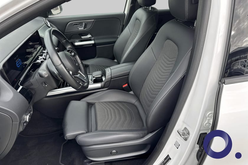 Bilde 4 av Mercedes-Benz EQA 300 4MATIC / Nattpakke / El seter / Hengerfeste/
