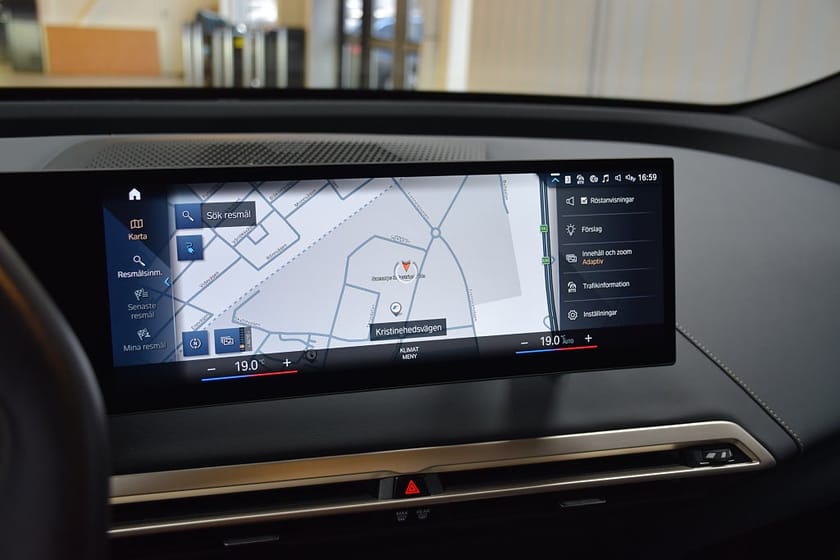 Bild 5 av BMW iX xDrive50 Sport Innovation Panoramaglastak