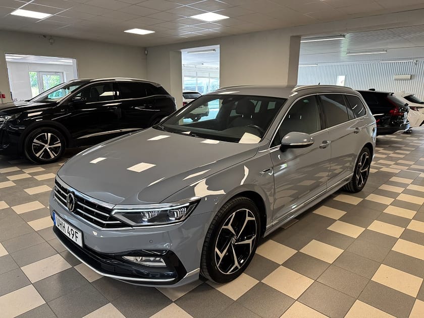Bild 1 av Volkswagen Passat Sportscombi 2.0 TDI R-line 4M GT Cockpit PRO Navi Drag Värmare 200H