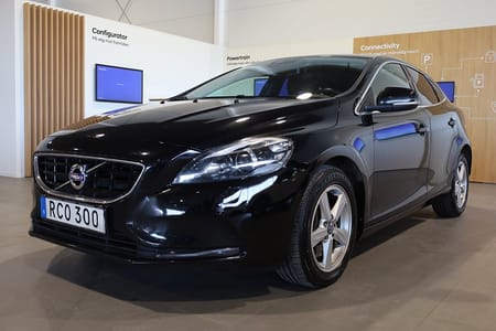 Volvo V40 T3 AUT Momentum | Värmare | PDC | Bluetooth |