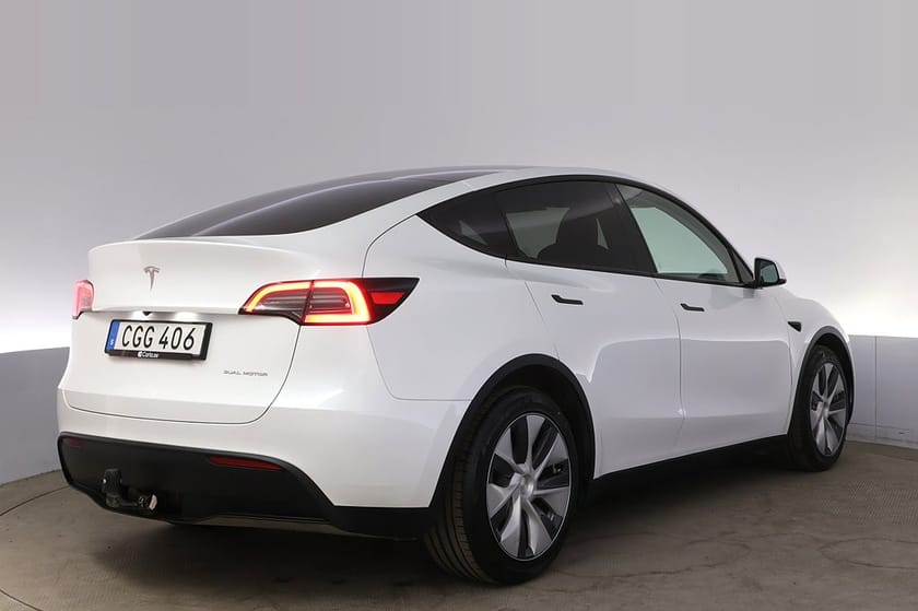 Bild 5 av Tesla Model Y Long Range AWD Autopilot Panorama Drag V-hjul