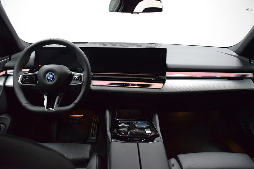 Bild 2 av BMW 550e xDrive Sedan 550 | Business Edt. | M Sport Pro | B&W