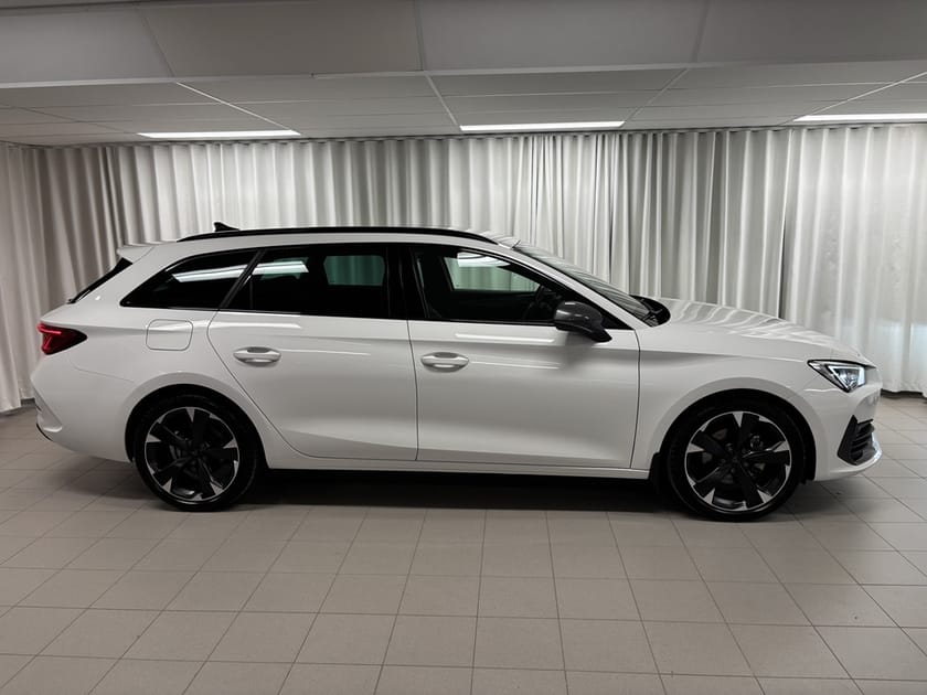 Bild 3 av CUPRA Leon Sportstourer 1.5 eTSI 150 hk DSG7