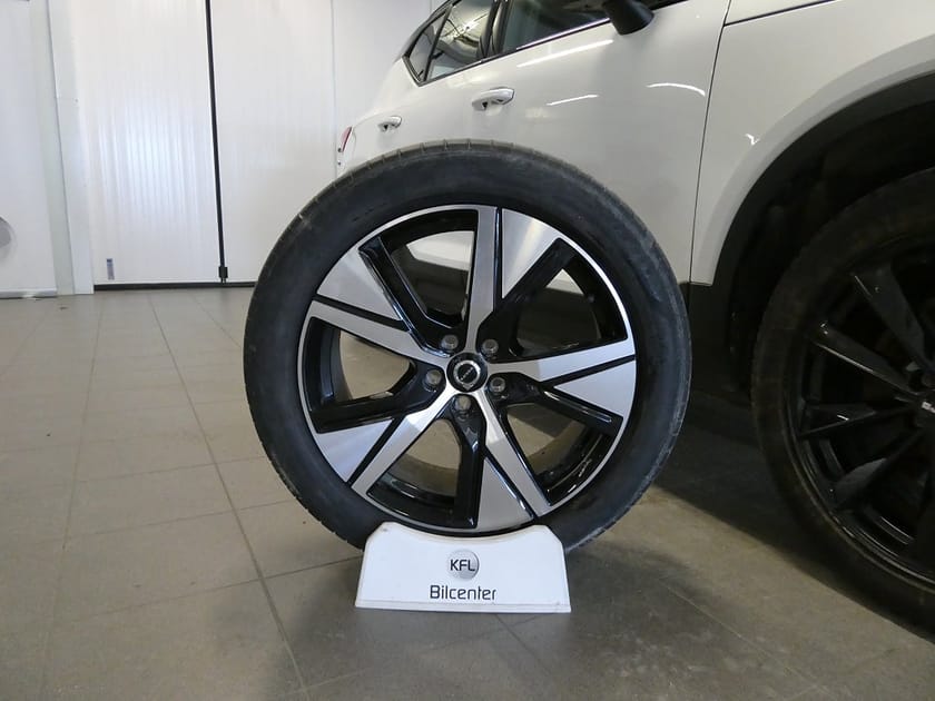 Bild 2 av Volvo XC40 P8 AWD Recharge Plus Aut-Drag-Kam-Navi-Värm