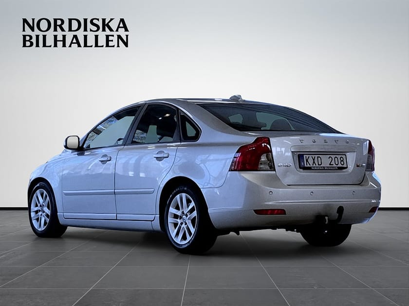 Bild 5 av Volvo S40 D2 Momentum Nyservad Dragkrok Värmare P-sensor