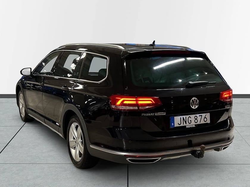 Bild 5 av Volkswagen Passat Alltrack 2.0 TDI 240hk 4M GTS S&V Cockpit Drag Dvärme