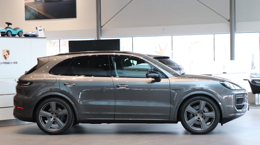 Bild 3 av Porsche Cayenne E-Hybrid Black Edition