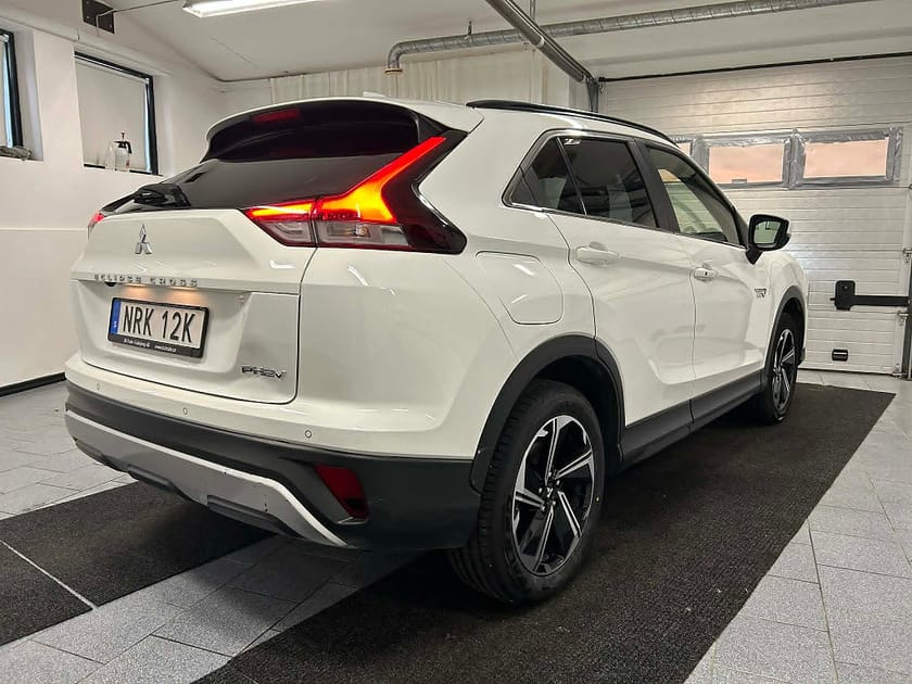 Bild 2 av Mitsubishi Eclipse Cross PHEV 2.4 MIVEC 188 hk S-AWC Fleet Edition Euro 6 MOMS