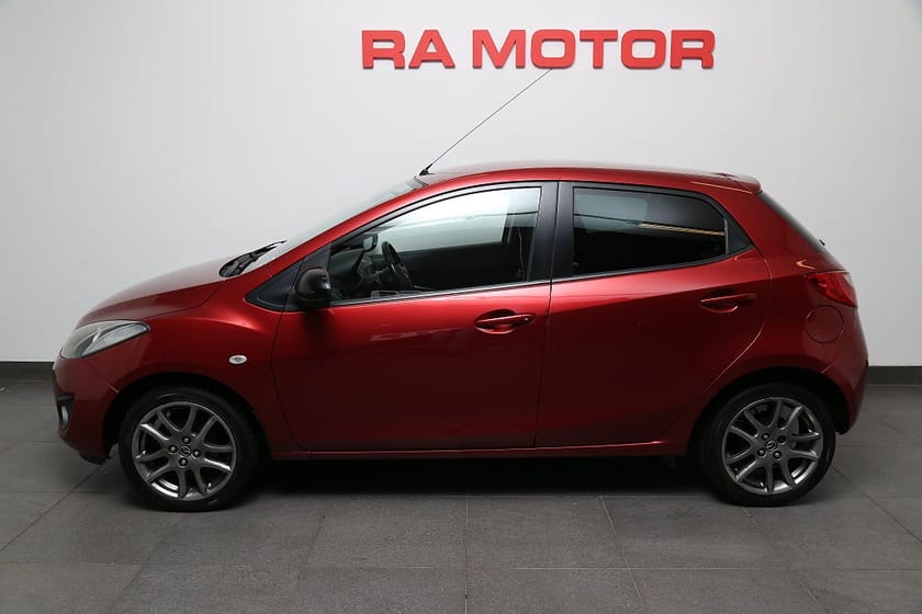 Bild 3 av Mazda 2 1,3 84hk Spirit 5-dörrar P-sensor Motorv Nybesikt