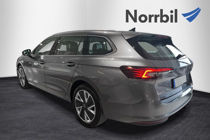 Bild 4 av Škoda Superb iV Kombi COMBI SELECTION 1,5 TSI Plug-In DSG, Drag, Värmare