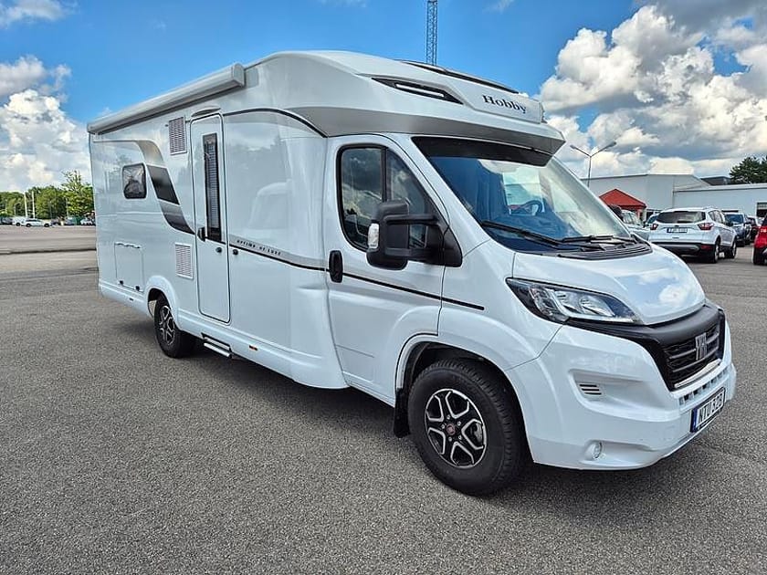 Bild 1 av Hobby Campervan Fiat OPTIMA T70 E DELUXE 140HK Husbil