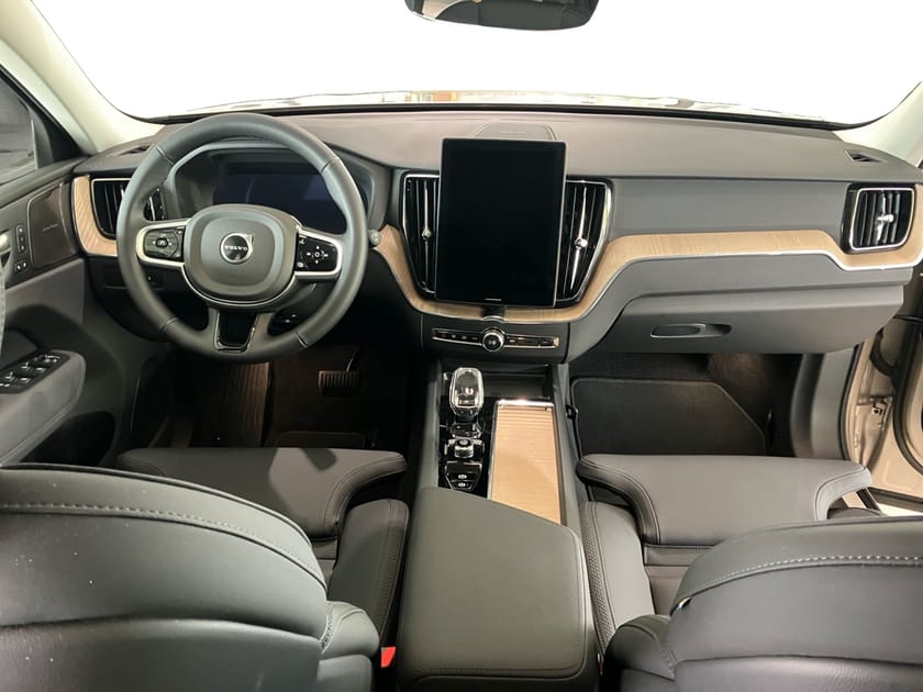 Bild 5 av Volvo XC60 T6 Plus Dark Nordic Edition