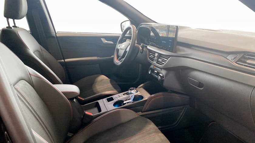 Bild 3 av Ford Kuga Plug-In Hybrid ST-Line X 2.5 243hk Black Edition
