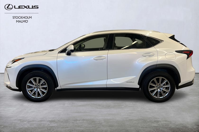 Bild 2 av Lexus NX 300h AWD Business 197hk Drag Navi Keyless B-kamera