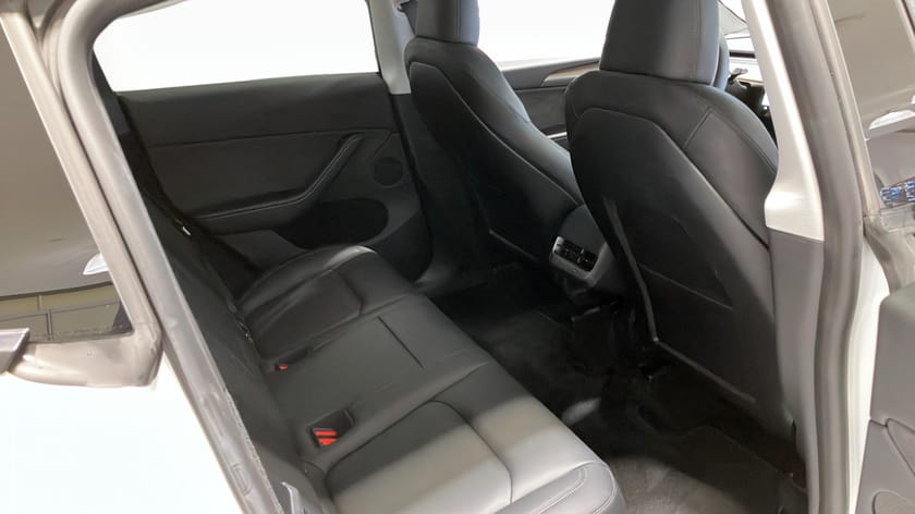 Bild 5 av Tesla Model Y Long Range AWD Longe Panorama Moms