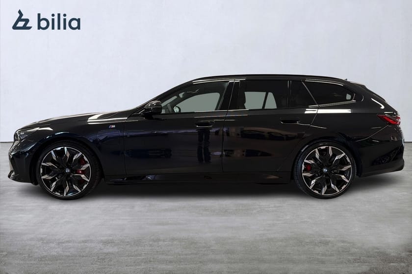 Bild 3 av BMW 550e xDrive Touring 550 M-sport Pro | Panorama | Komfortstol