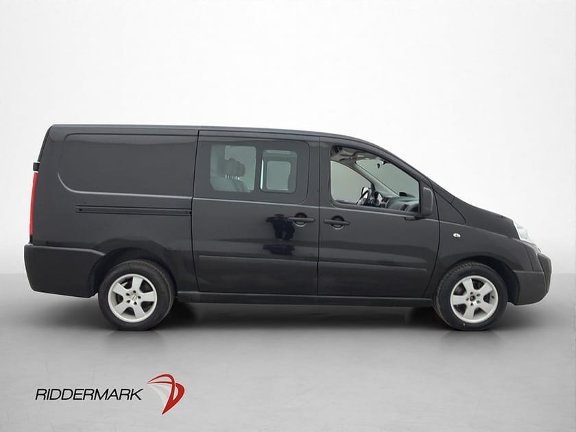 Bild 2 av Toyota ProAce Skåpbil CrewVan Ny-Kamrem Dragkrok 2xDörrar 6-Sits