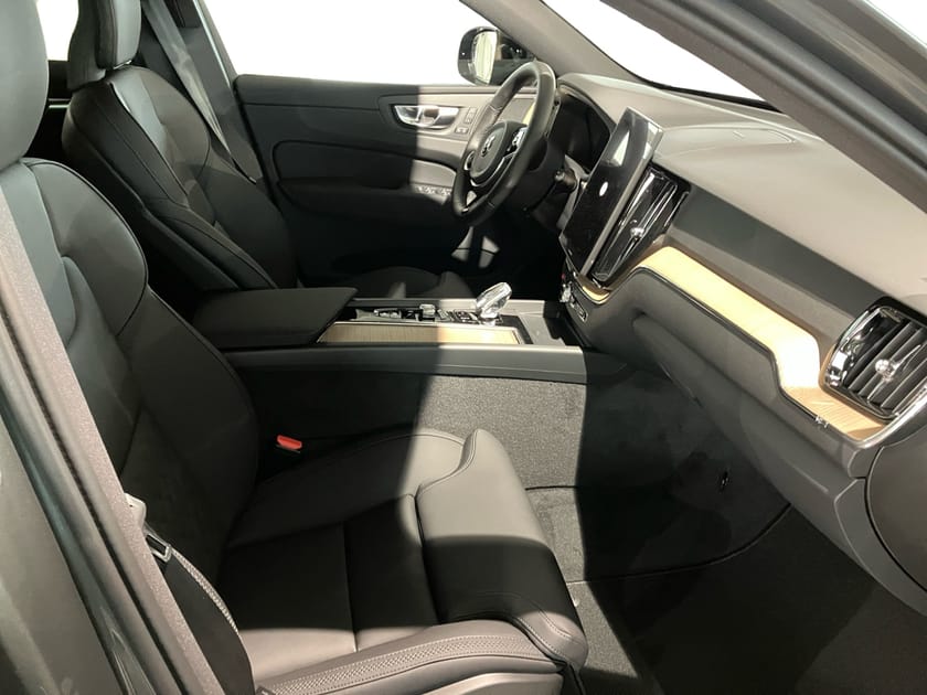 Bild 4 av Volvo XC60 T6 Plus Dark Nordic Edition | Dragkrok | Parkeringskamera bak