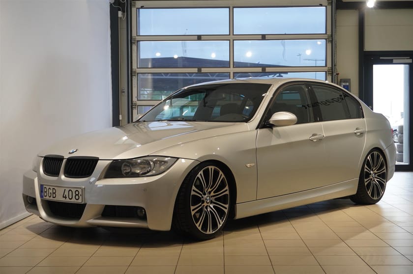 Bild 1 av BMW 335i Sedan Manuell Låga Mil Unik M-Sport Sensorer