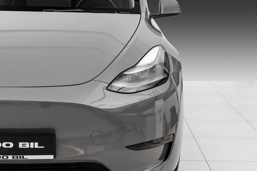 Bilde 4 av Tesla Model Y Performance LR AWD Performance/Krok/Matrix/Nardo Grey Helfoliert