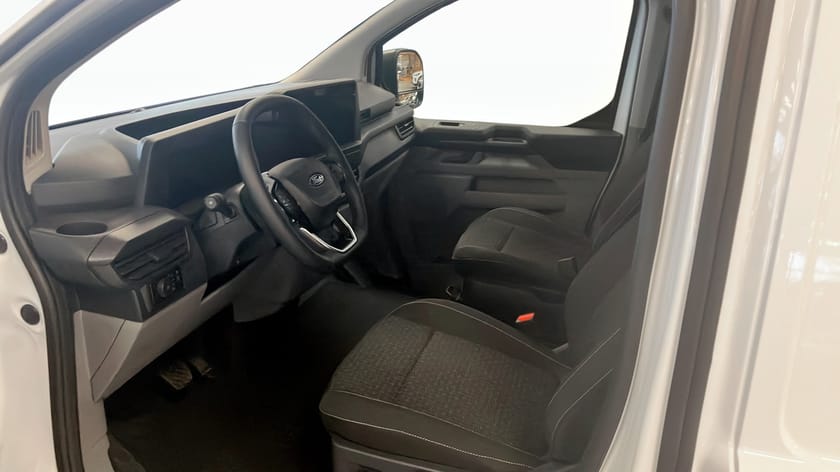 Bild 5 av Ford E-Transit Custom 320 E-CUSTOM TREND SKÅP 320S 218 A RWD *DEMO*