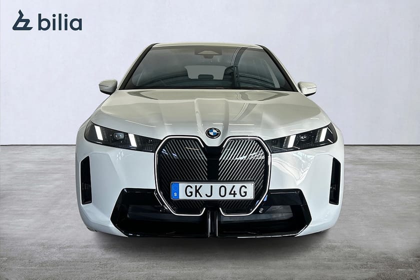 Bild 2 av BMW iX xDrive60 M Sport/luftfjädring/M Sport/22"/H&K/Drag
