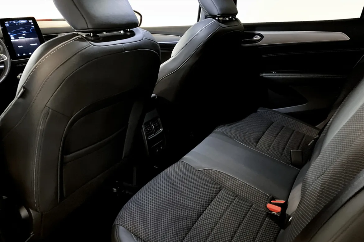 Renault Arkana E-TECH 145