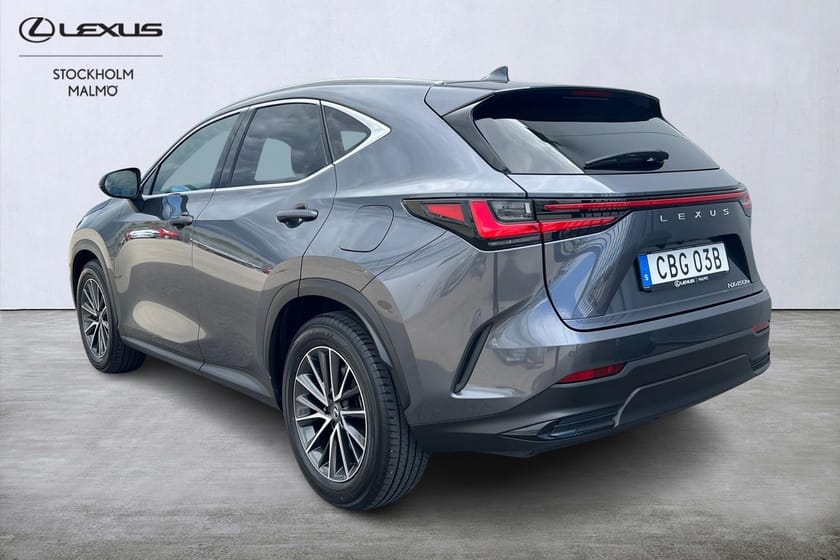Bild 3 av Lexus NX 450h+ Executive Teknikpaket Head-up-display