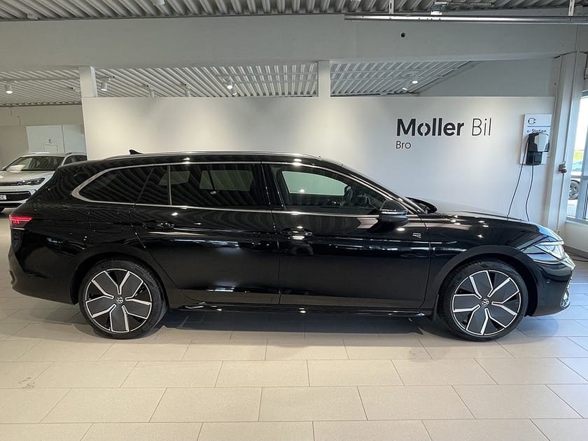 Bild 2 av Volkswagen Passat Variant eHybrid 272 DSG6 R-LINE