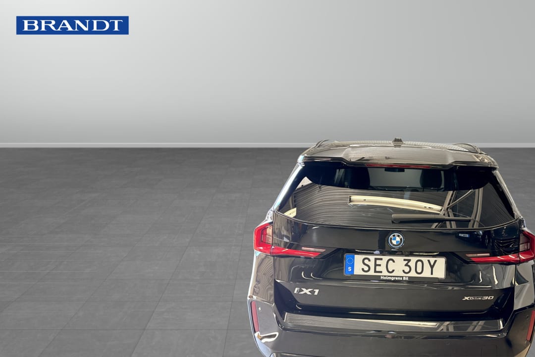 BMW iX1 xDrive30