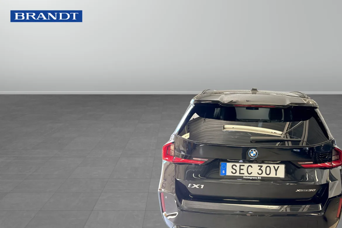 BMW iX1 xDrive30