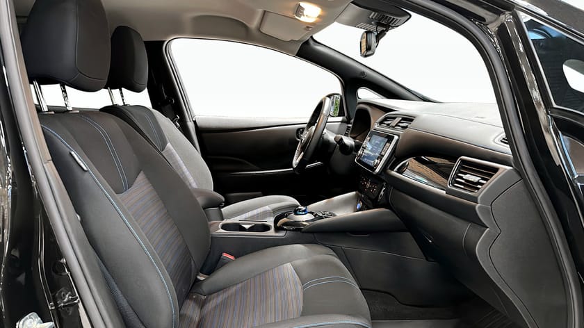 Bild 3 av Nissan Leaf N-Connecta 39 kWh / Leasing 3595kr / 360° kamera /