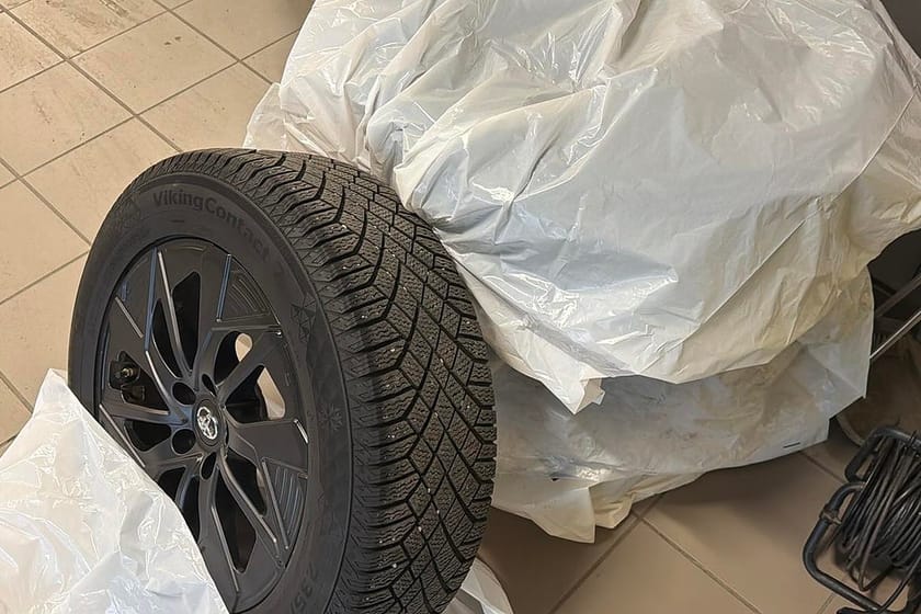 Bild 2 av Toyota bZ4X AWD EXECUTIVE PANORAMA JBL V-HJUL DRAG / PRIVATLEASING