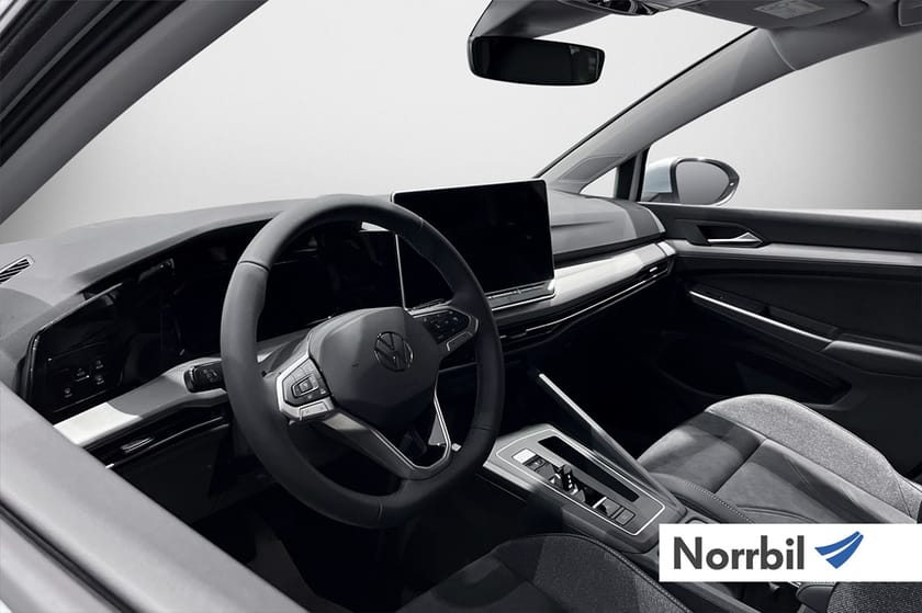 Bild 4 av Volkswagen Golf eTSI 150 DSG Sportstolar lågmil Kamera 17 tum