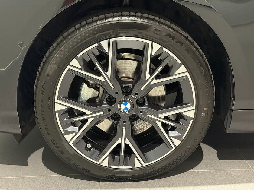Bild 5 av BMW 120 M Sport Nav Drive/Park-assist Rattv Tonade rutor 18"