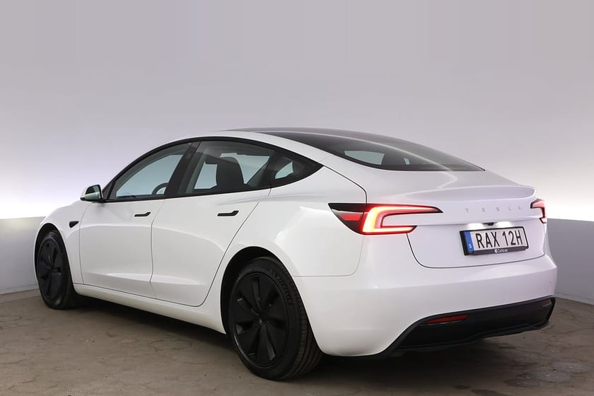 Bild 4 av Tesla Model 3 Standard Range Highland Autopilot Pano V-hjul