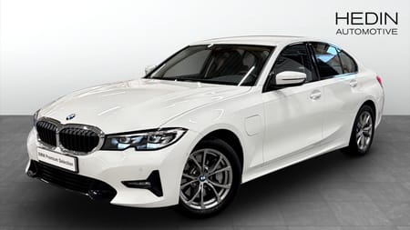 BMW 330e xDrive Sedan