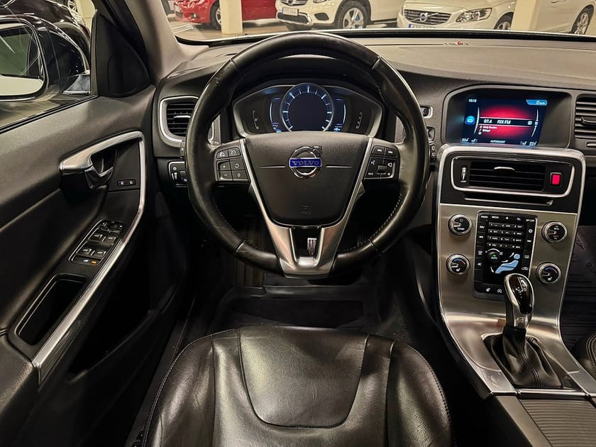 Bild 2 av Volvo V60 Cross Country D4 190Hk Summum Automat