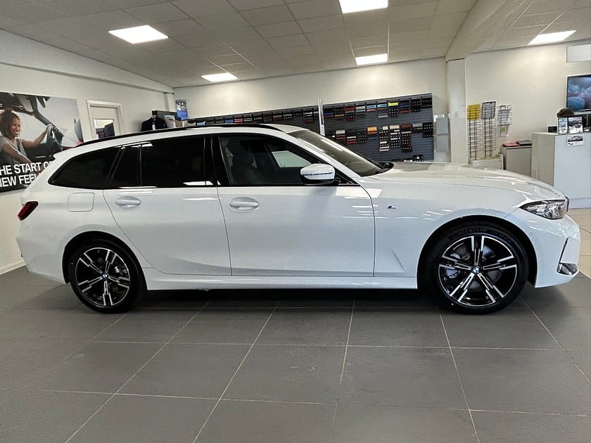 Bild 2 av BMW 330e xDrive Touring M-Sport Adaptiv Farthållare Rattvärme