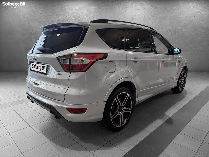 Bilde 4 av Ford Kuga AWD 180HK 2,0l DIESEL/ ST-LINE/ SOLTAK/ HENGER.F/ SONY